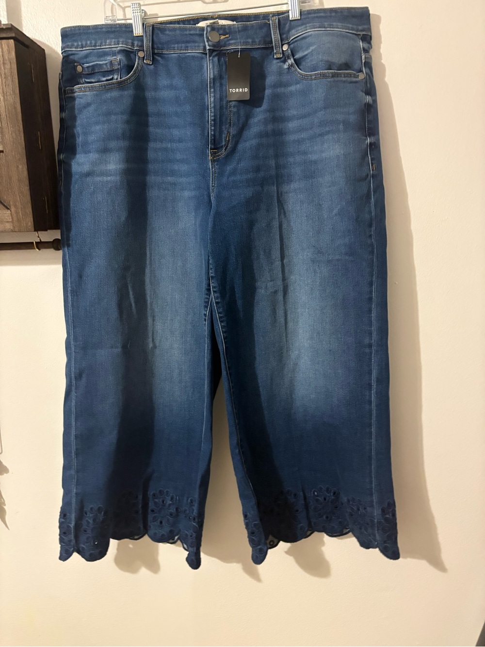 torrid Dark Blue Wide-Leg Scalloped Hem Jeans.Can be dressed up or down.